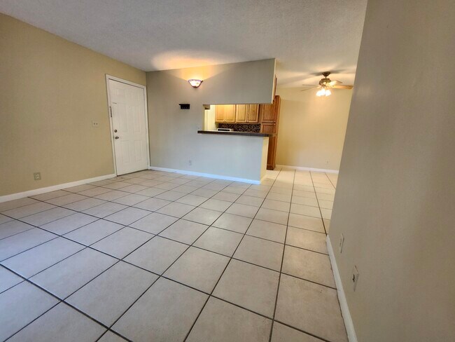 Building Photo - 545 Trace Cir