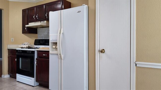 Building Photo - 12331 Yarmont Way