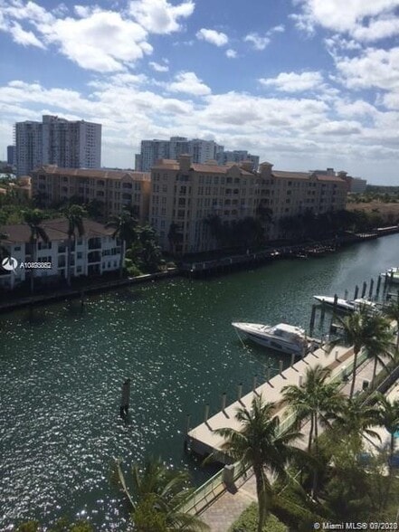 Building Photo - 3000 NE 188th St