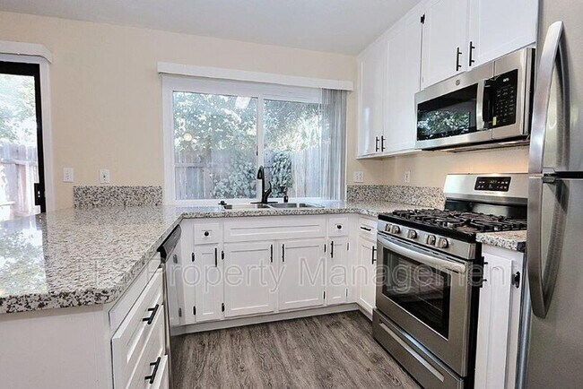 Building Photo - 5828 Alorn Ln