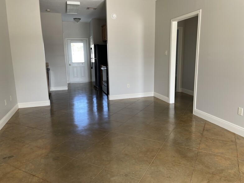 Building Photo - 608 John Stine Rd