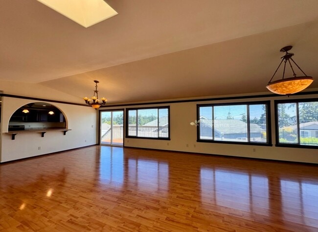 Building Photo - 1331 SW Harbor Vista Cir