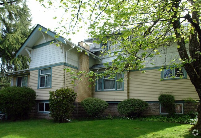 Building Photo - 1511 Mill St