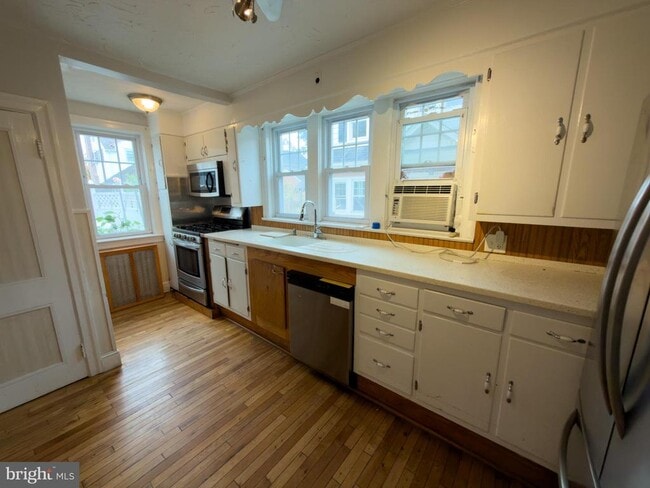 Building Photo - 409 Sanhican Dr