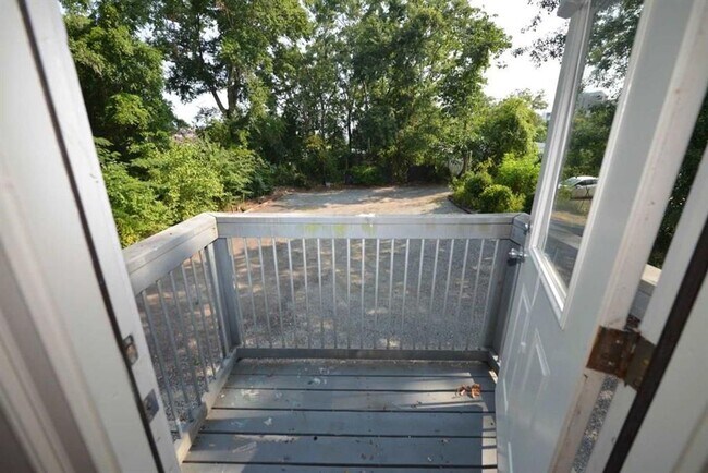Building Photo - 454 St Francis St