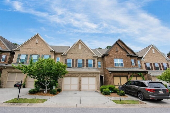 Building Photo - 2132 Greencrest Cir