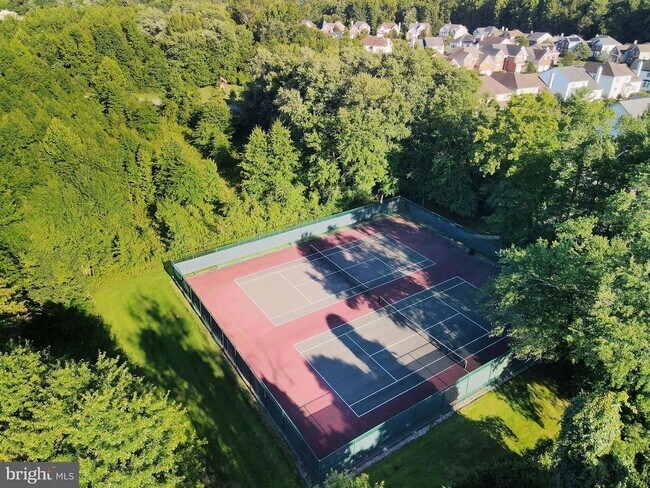 Building Photo - 11 Wedgewood Ct