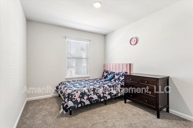 Building Photo - 1529 Stanford Ln