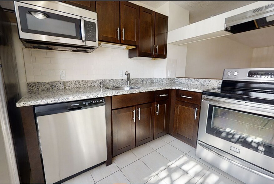Primary Photo - 148 North Beacon St