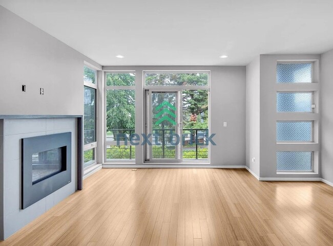 Building Photo - 3BR / 3BA Single-Family Home in Desirable Seattle Neighborhood