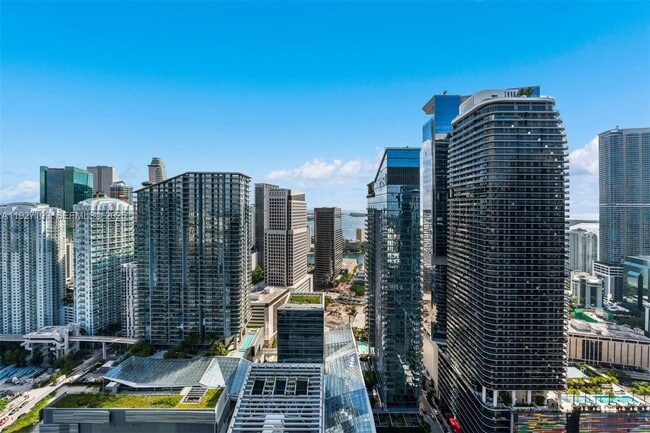 Building Photo - 88 SW 7th St