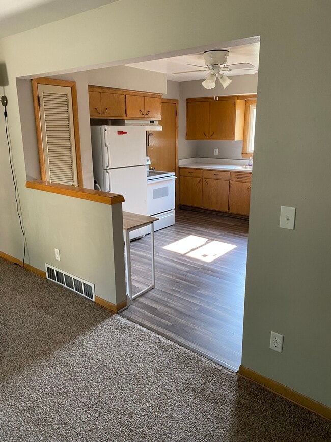 Building Photo - 326 Born Pl