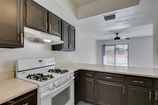 Building Photo - 764 Lawrence Dr