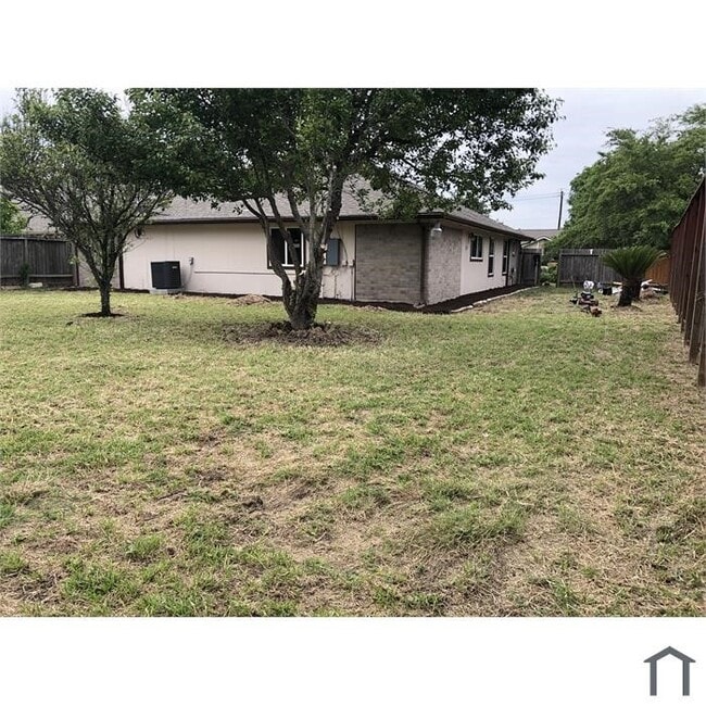 Building Photo - 14103 Royal Hill Dr