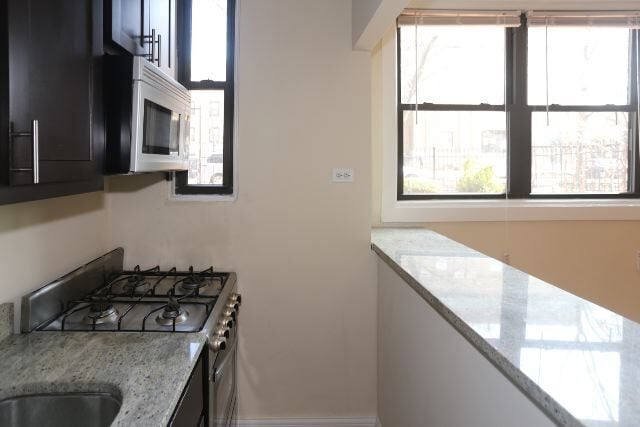 Building Photo - 4619 N Paulina St