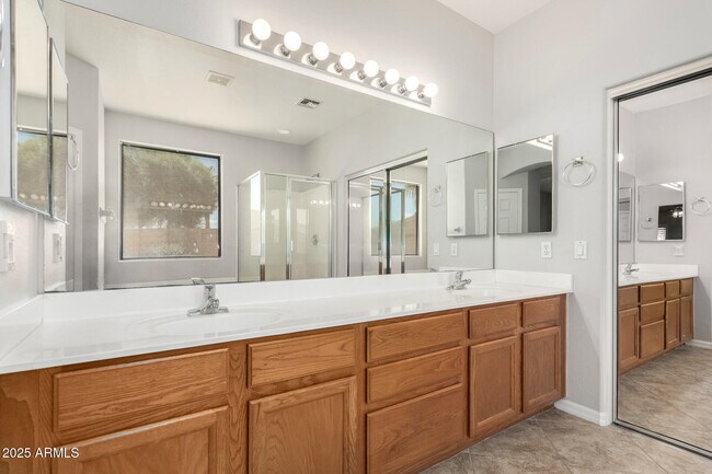 Building Photo - 14621 W Catalina Dr