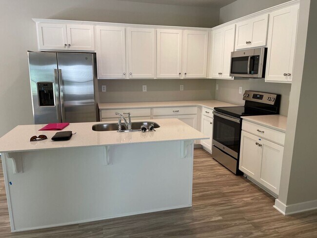 Building Photo - Home for Rent in St James Subdivision in Pinson, AL!!! Available Now!