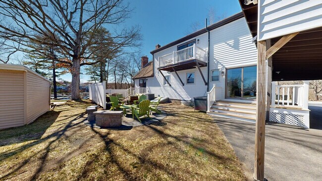 Building Photo - 2 A Cedar Dr