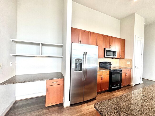 Building Photo - 3333 Weslayan St