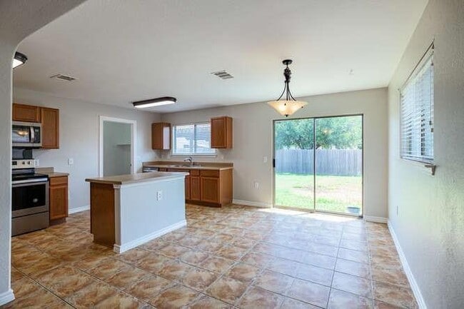 Building Photo - 5717 Malarkey Rd