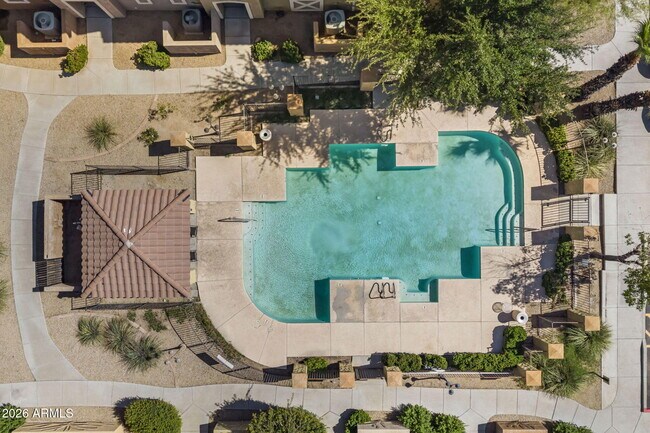 Building Photo - 2450 W Glenrosa Ave