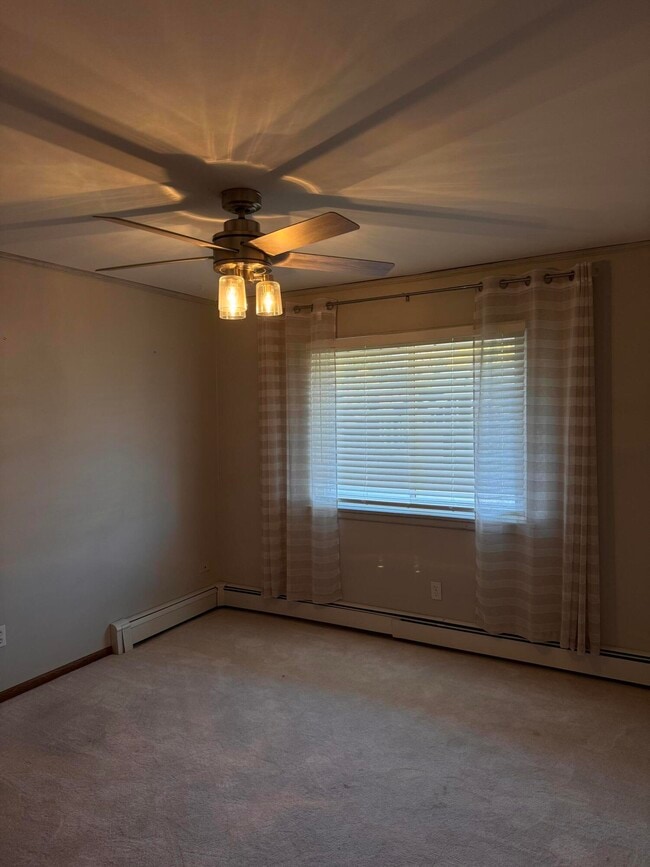 Building Photo - 1321 W Main St