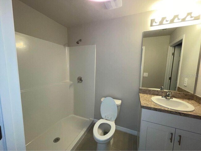 Building Photo - 22319 Walton Ave