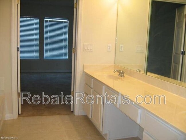 Building Photo - 11177 Castlemain Cir W