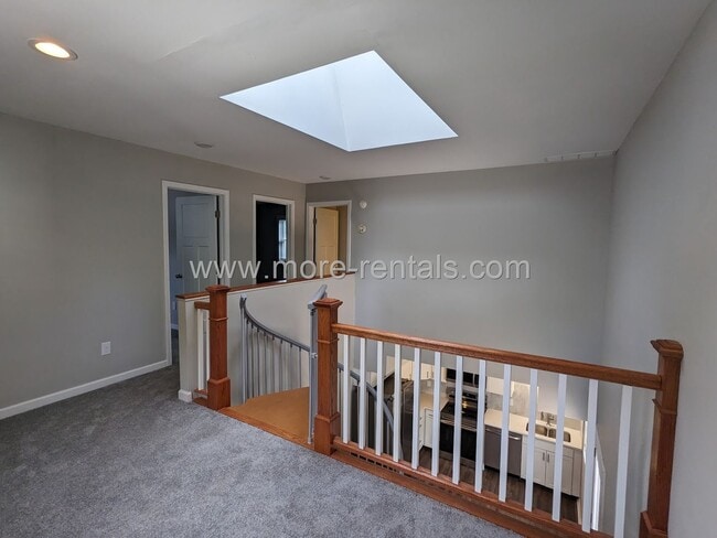 Building Photo - Updated German Village house area with attached garage