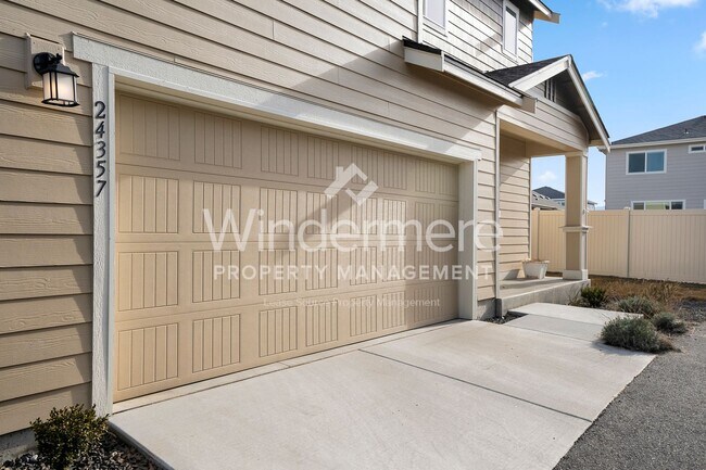 Building Photo - * COMING SOON 09/09/2025* LIberty Lake 4 b...