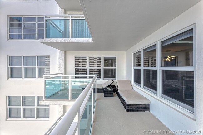 Building Photo - 3900 Galt Ocean Dr
