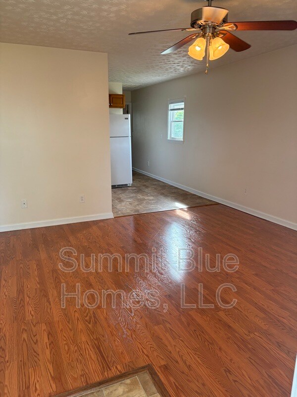 Building Photo - 261 Monroe St