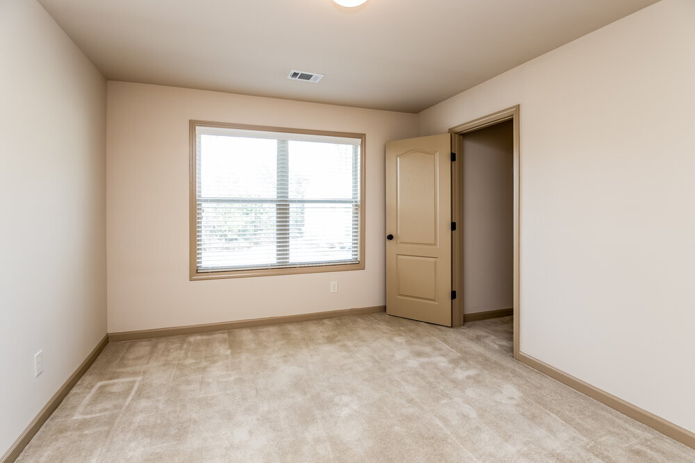 Building Photo - 1971 Bridle Rd