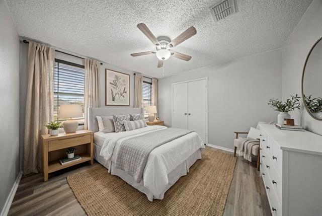 Building Photo - 1501 Big Lake