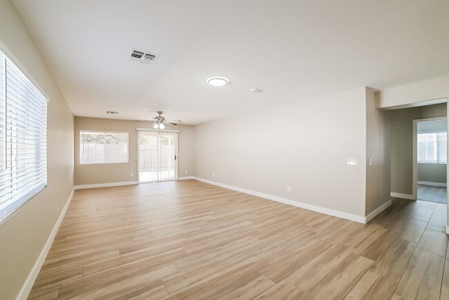 Building Photo - 11547 E Camino St