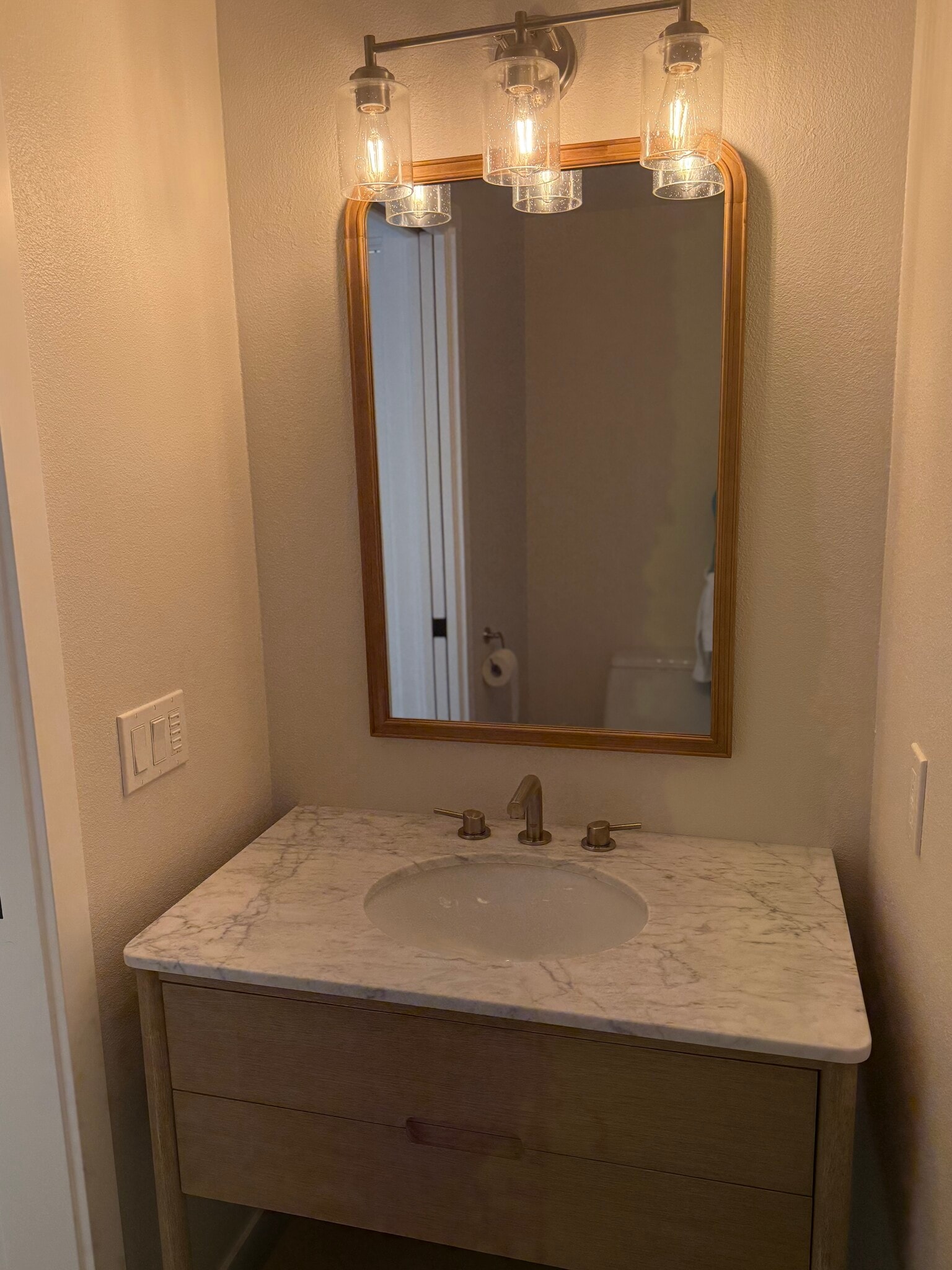 Building Photo - 7061 Marymount Way