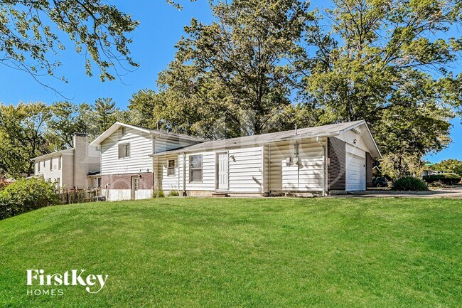 Building Photo - 6680 Foxshire Dr