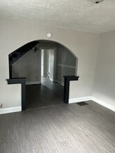 Building Photo - 1626 Lawton Ave