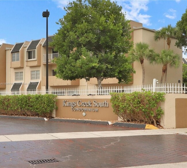 Primary Photo - 7715 SW 86th St