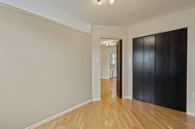 Building Photo - 409 N Yakima Ave