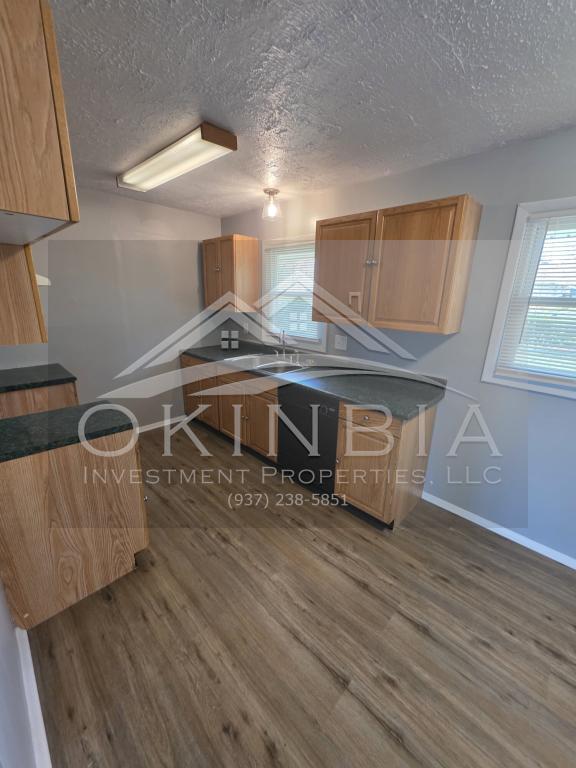 Building Photo - 4915 Rockland Dr