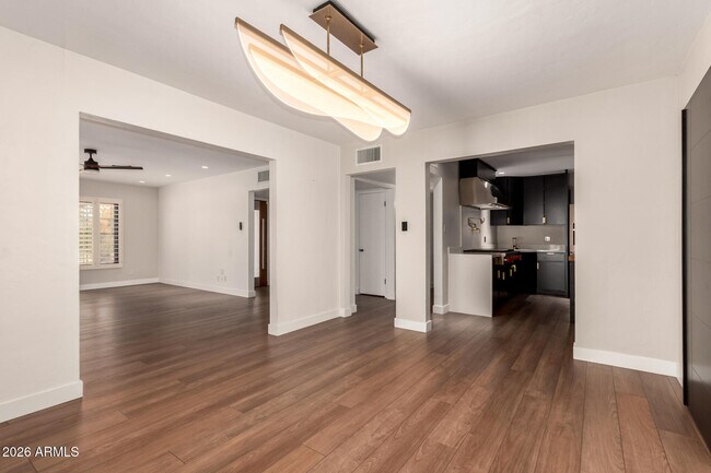 Building Photo - 1519 W Flower Cir N