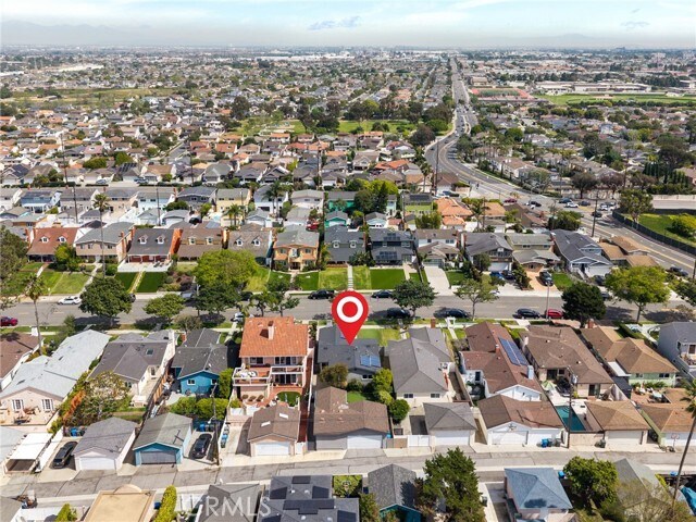 Building Photo - 413 N Paulina Ave