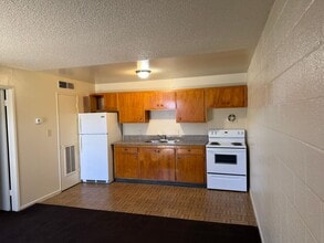 Building Photo - Available 1 Bedroom Condo In Central Las Vegas