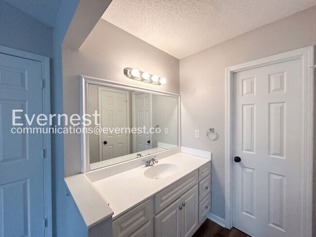 Building Photo - 6571 Ashland Dr