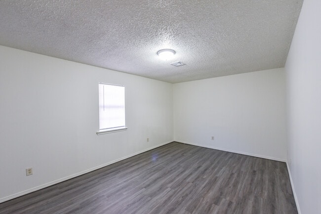 Building Photo - 101 Adirondack Ln