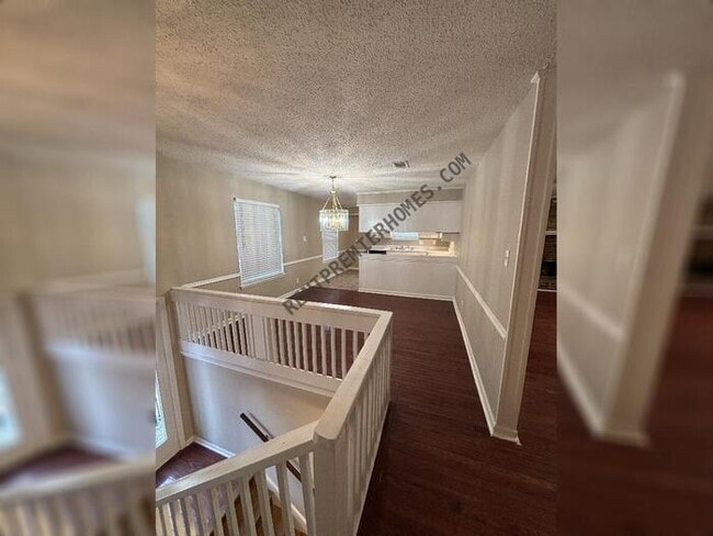 Building Photo - 322 E Lee Ave