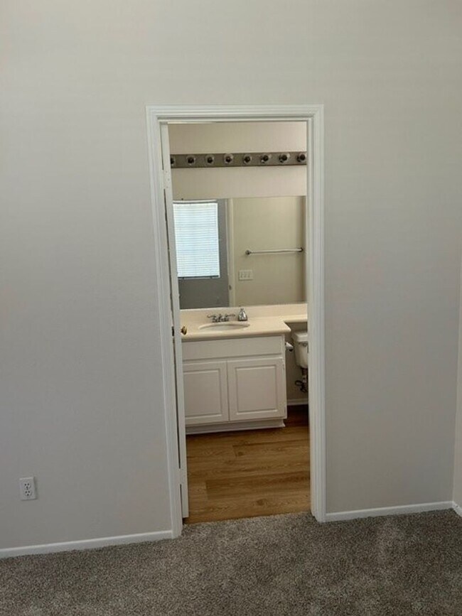 Building Photo - 2-Bedroom 2-Bath Rancho Santa Margarita Home