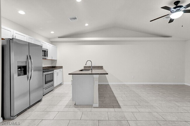 Building Photo - 3910-3912 Southwest 15th Pl-