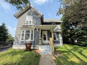 Building Photo - 306 N Elm Ave